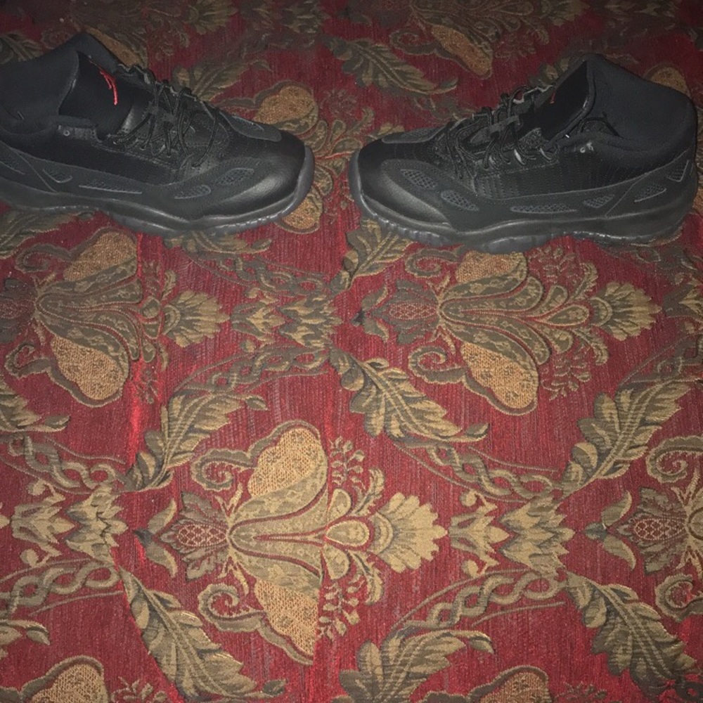 Jordan 11’s low ie - Picture 4 of 5